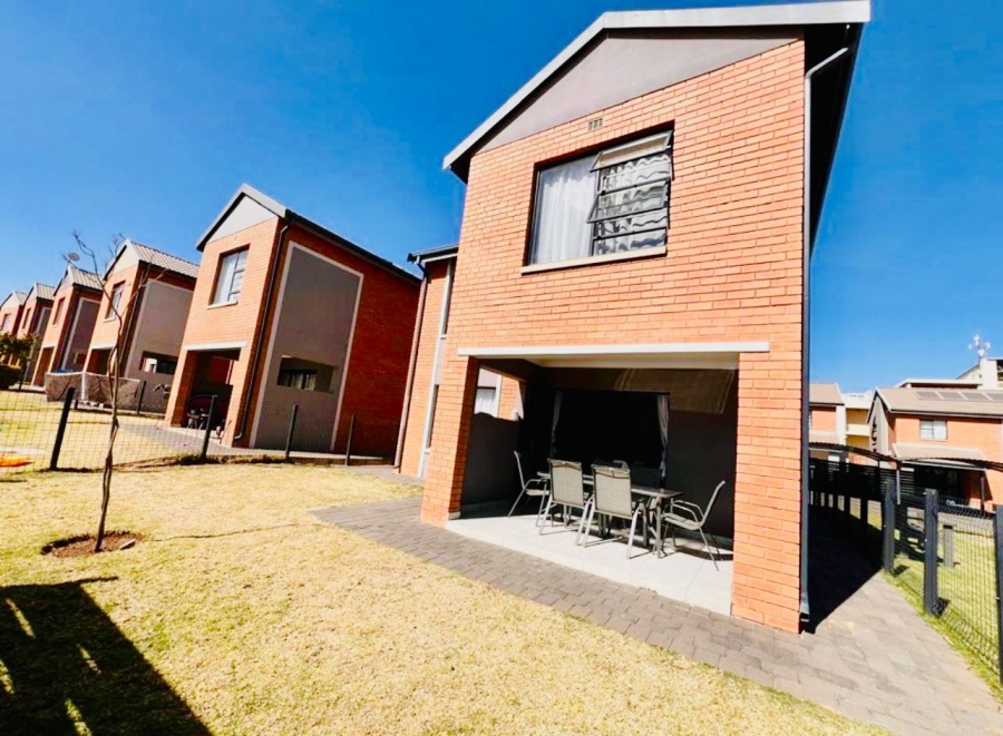 2 Bedroom Property for Sale in Montana Gauteng