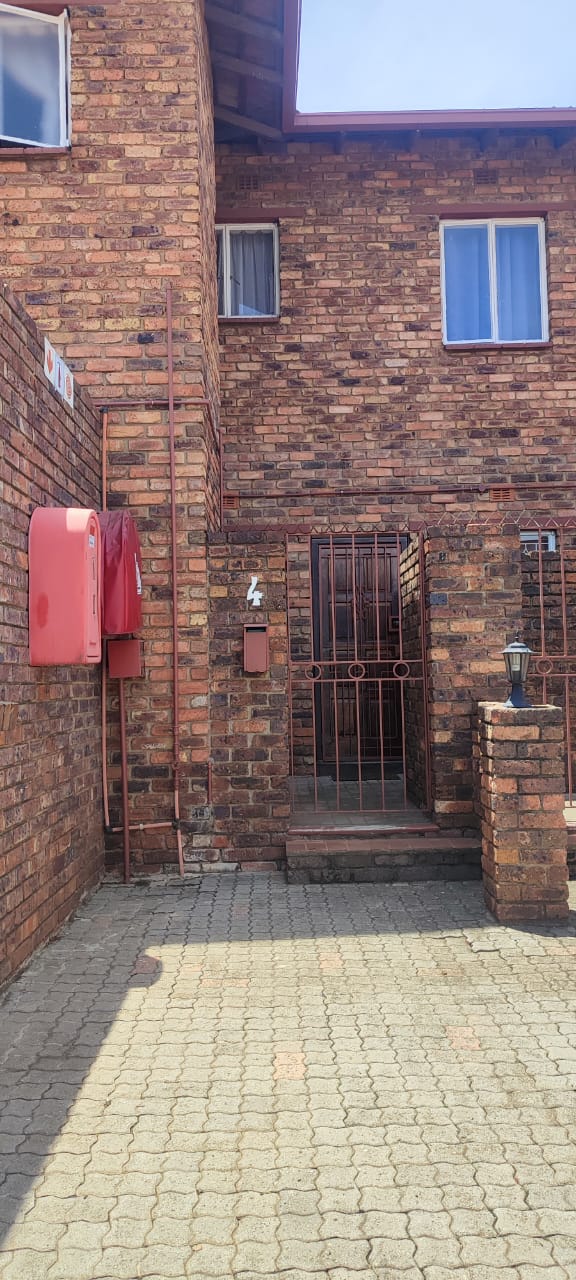 To Let 3 Bedroom Property for Rent in Brackenhurst Gauteng