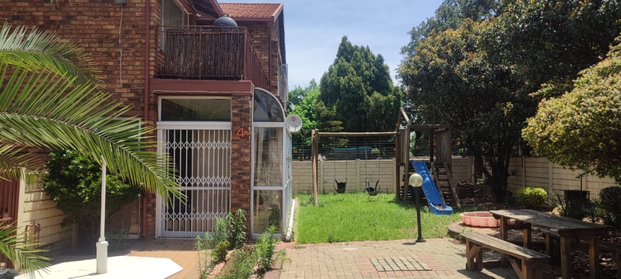 To Let 3 Bedroom Property for Rent in Brackenhurst Gauteng