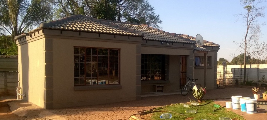 6 Bedroom Property for Sale in Birch Acres Gauteng