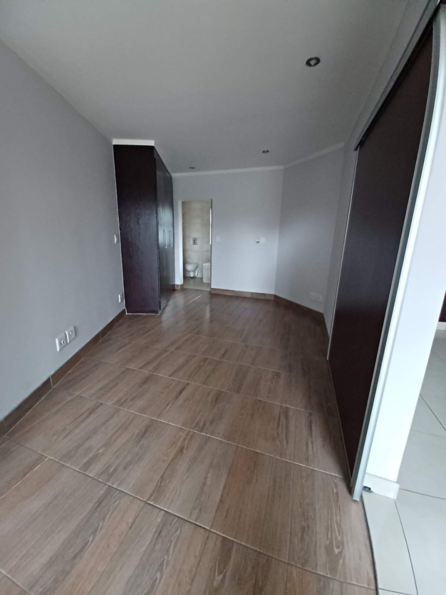 1 Bedroom Property for Sale in Sandhurst Gauteng