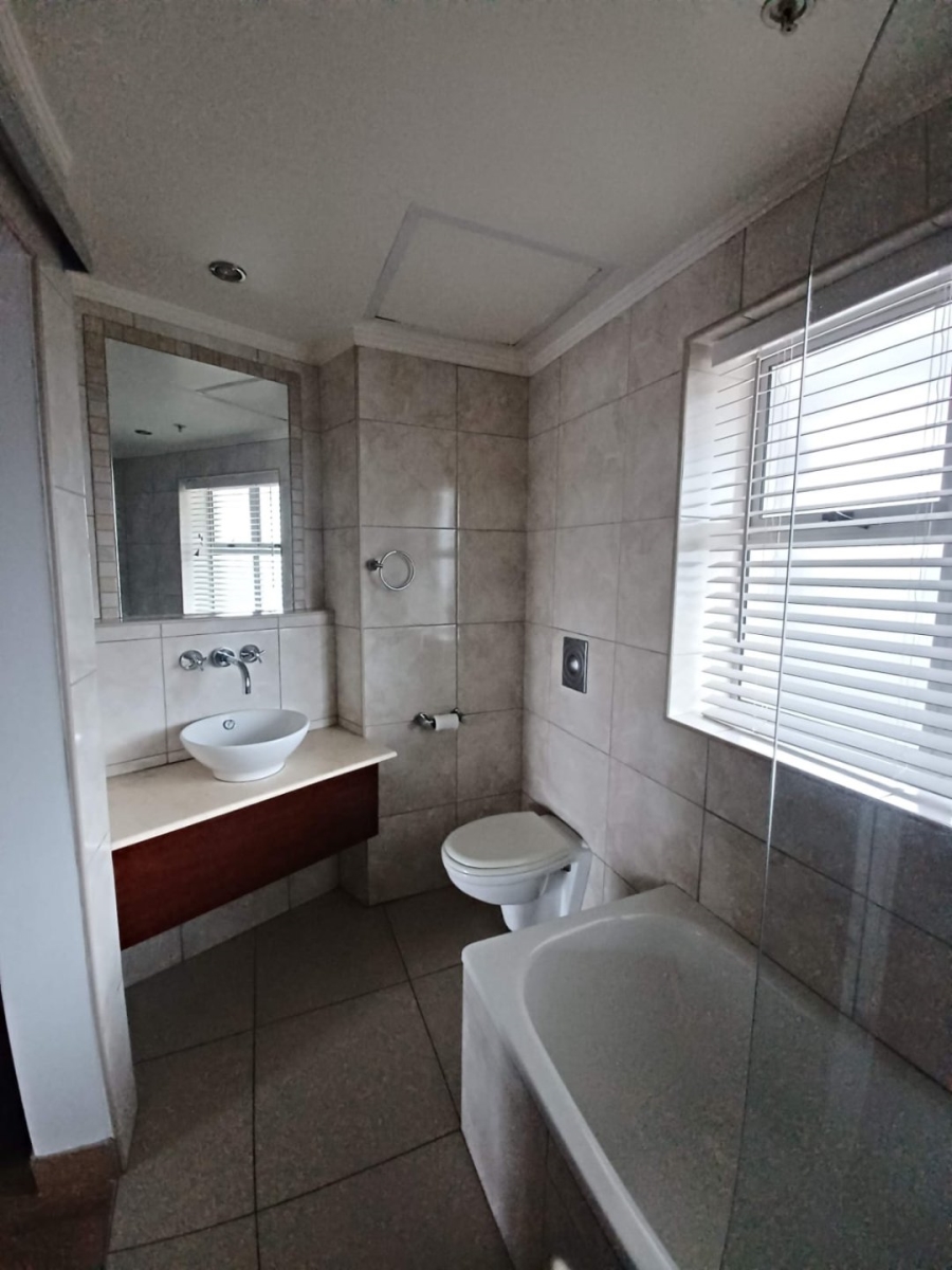 1 Bedroom Property for Sale in Sandhurst Gauteng