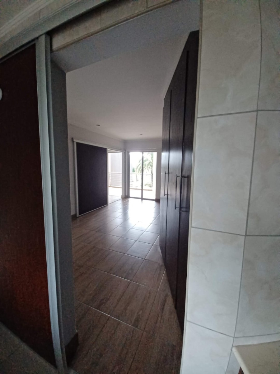 1 Bedroom Property for Sale in Sandhurst Gauteng