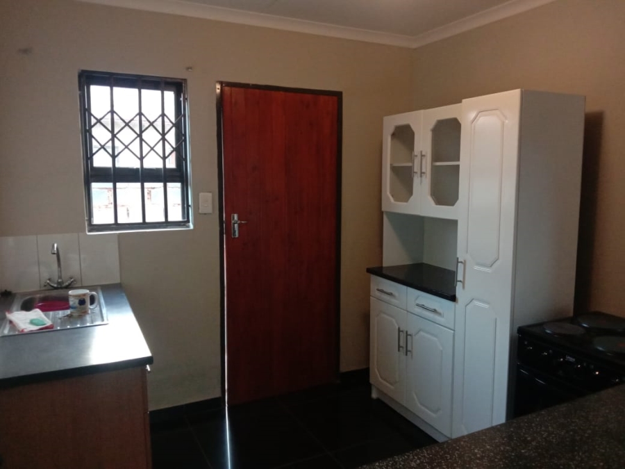 To Let 2 Bedroom Property for Rent in Windmill Park Gauteng