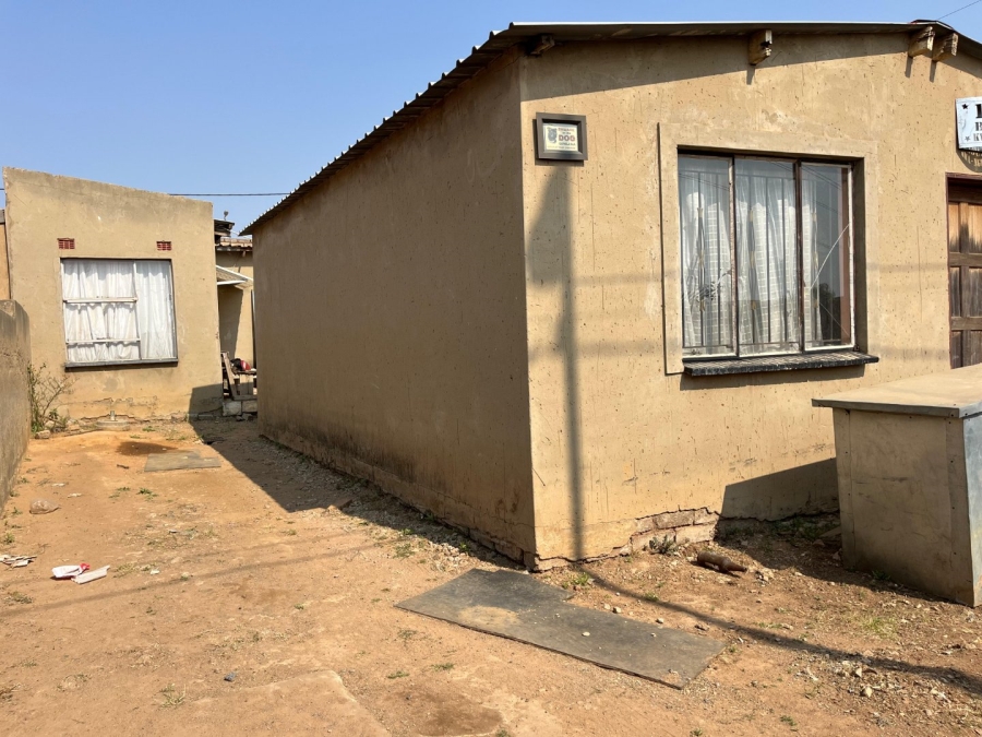 2 Bedroom Property for Sale in Thulani Gauteng