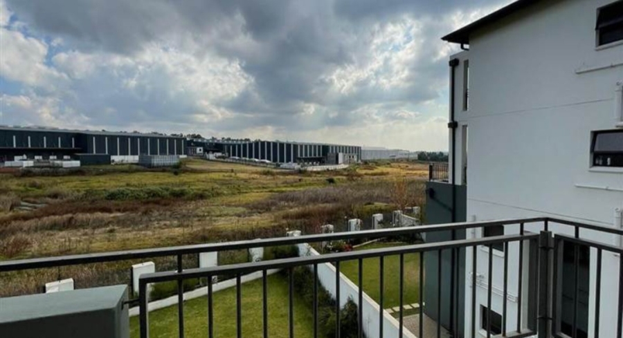 To Let 2 Bedroom Property for Rent in Modderfontein Gauteng