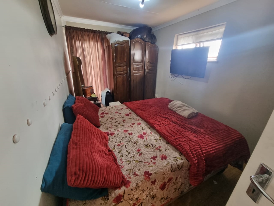 3 Bedroom Property for Sale in Vaaloewer Gauteng