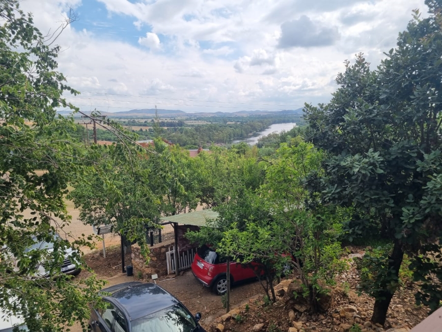 3 Bedroom Property for Sale in Vaaloewer Gauteng