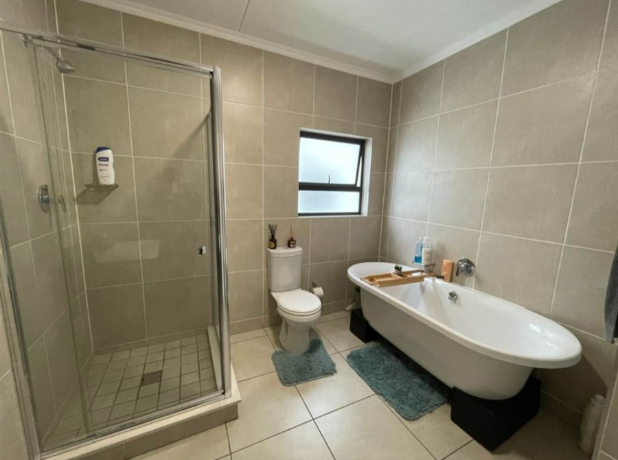 To Let  Bedroom Property for Rent in Petervale Gauteng