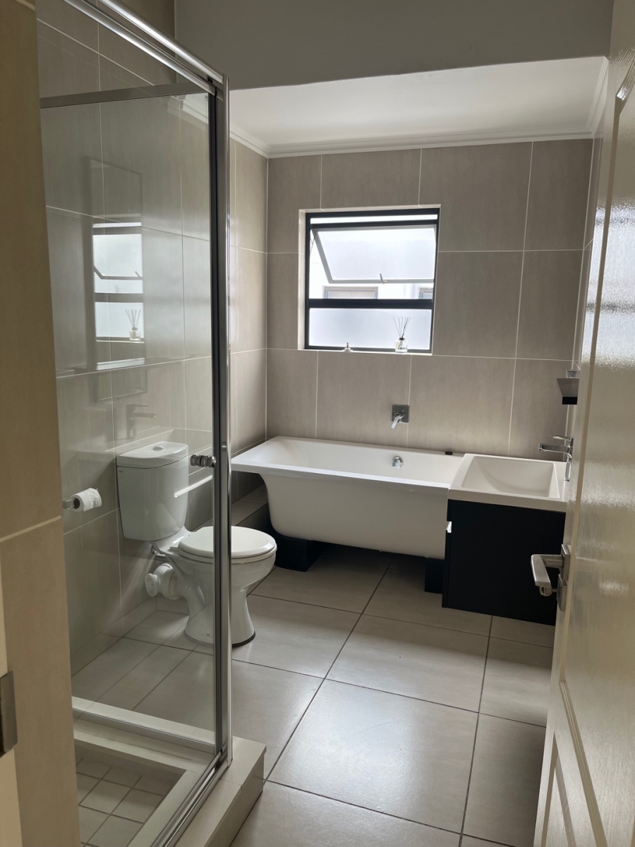 To Let 2 Bedroom Property for Rent in Greenstone Hill Gauteng