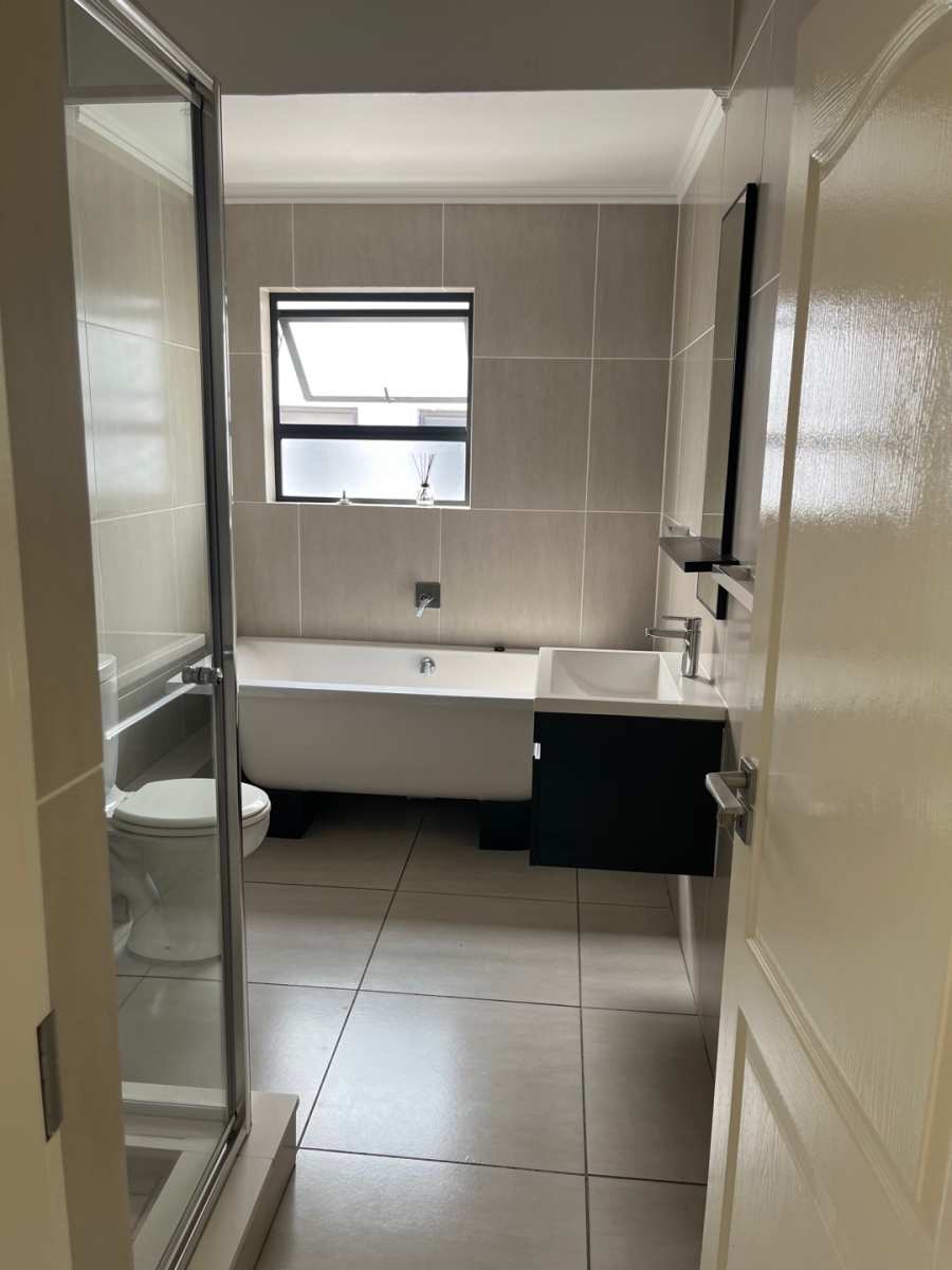 To Let 2 Bedroom Property for Rent in Greenstone Hill Gauteng