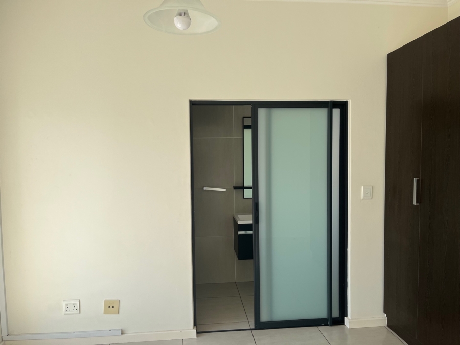 To Let 2 Bedroom Property for Rent in Greenstone Hill Gauteng