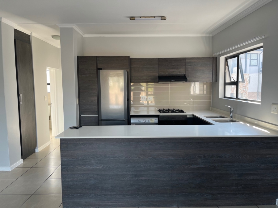 To Let 2 Bedroom Property for Rent in Olivedale Gauteng