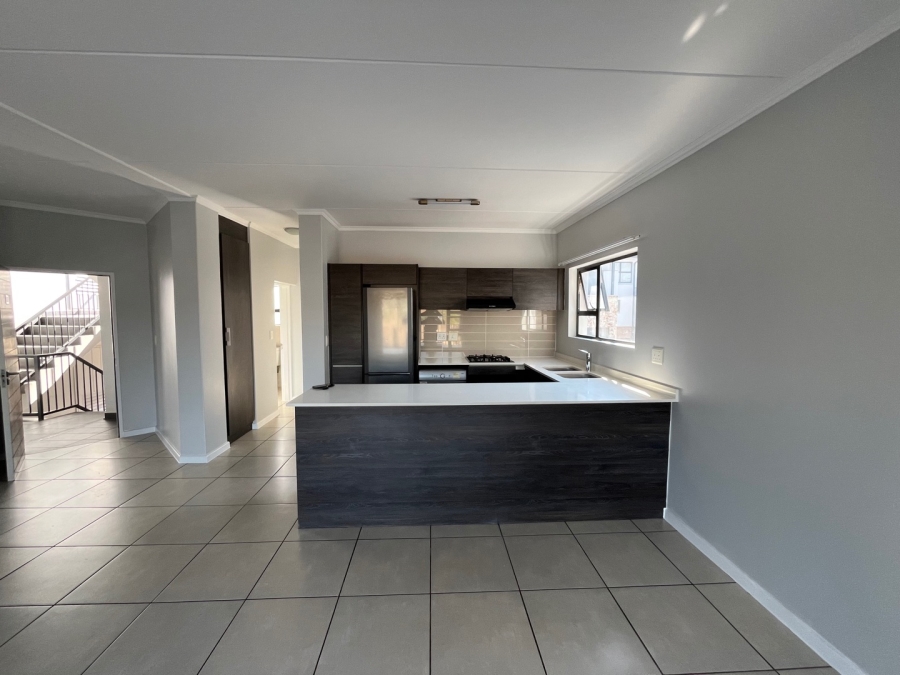 To Let 2 Bedroom Property for Rent in Olivedale Gauteng