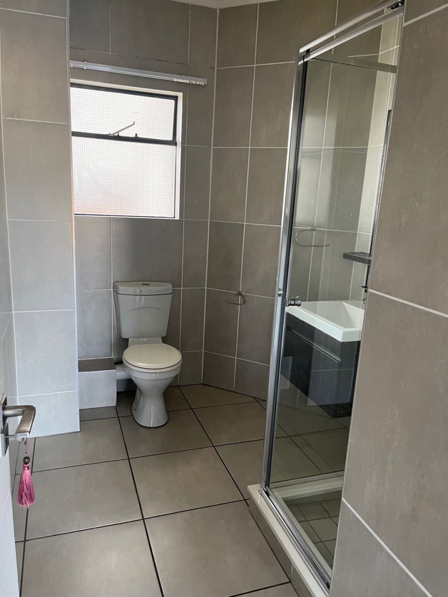 To Let 2 Bedroom Property for Rent in Olivedale Gauteng