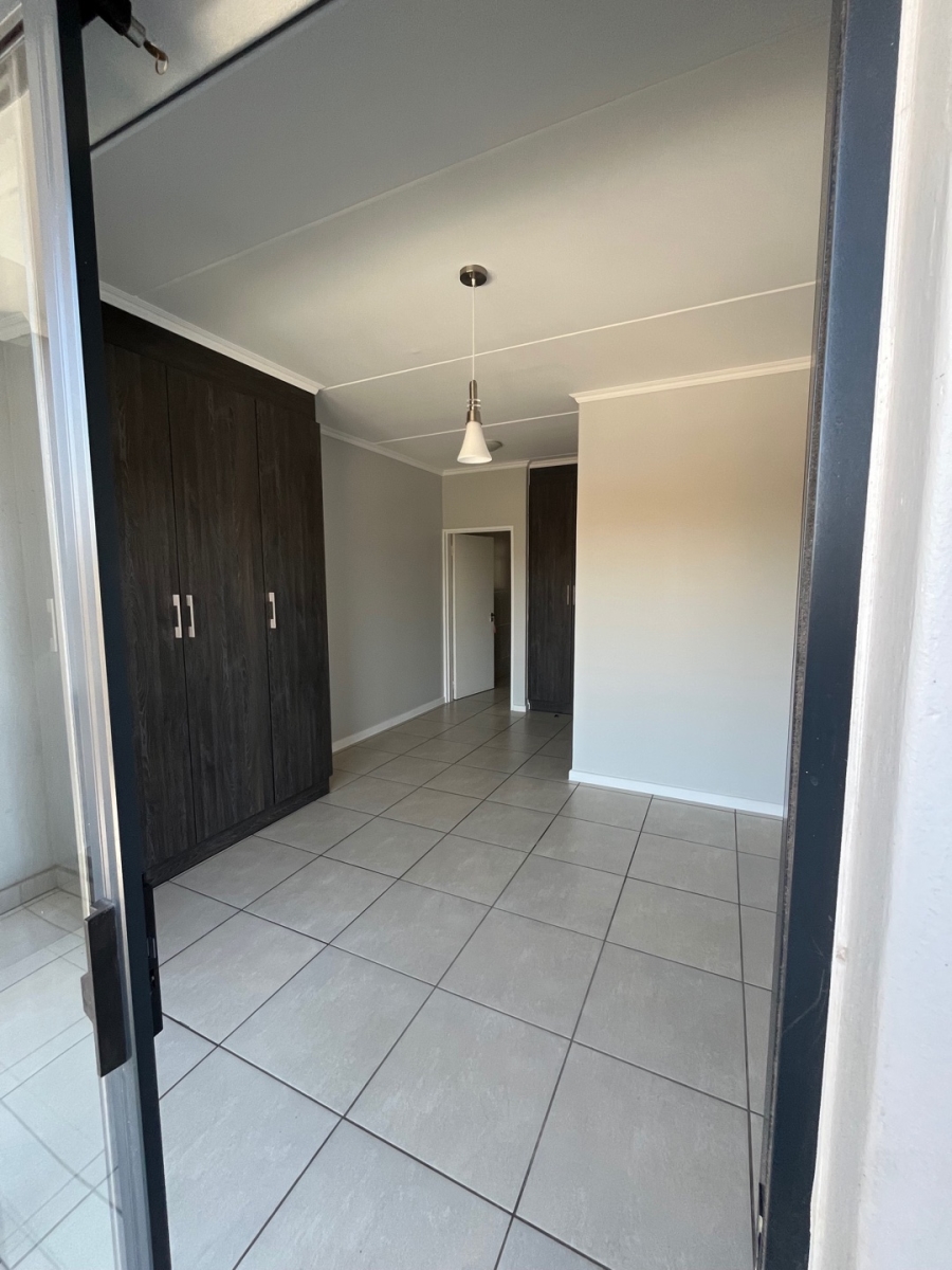 To Let 2 Bedroom Property for Rent in Olivedale Gauteng