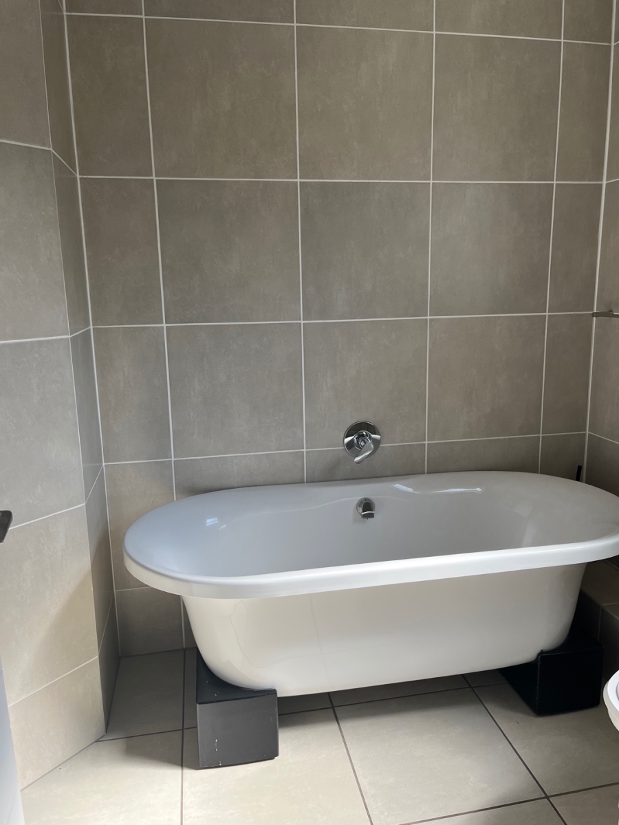 To Let 2 Bedroom Property for Rent in Olivedale Gauteng