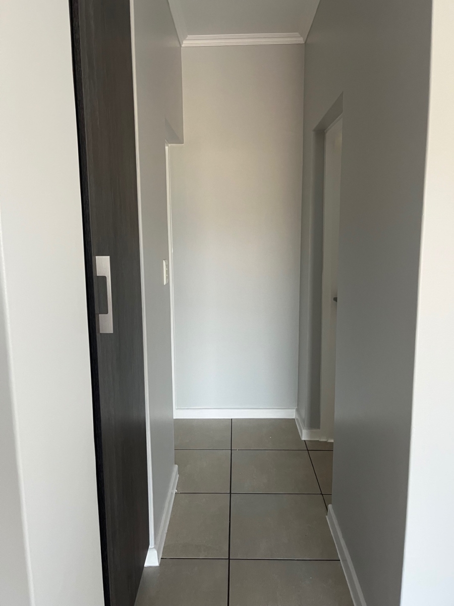 To Let 2 Bedroom Property for Rent in Olivedale Gauteng