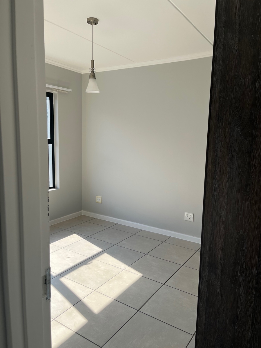 To Let 2 Bedroom Property for Rent in Olivedale Gauteng