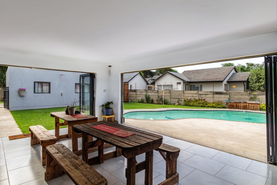 5 Bedroom Property for Sale in Pomona Gauteng