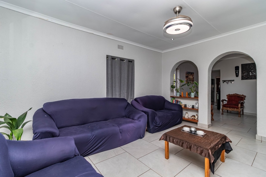 5 Bedroom Property for Sale in Pomona Gauteng
