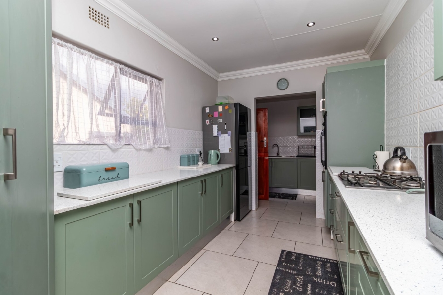 5 Bedroom Property for Sale in Pomona Gauteng