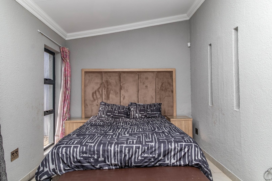 5 Bedroom Property for Sale in Pomona Gauteng