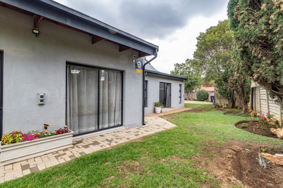 5 Bedroom Property for Sale in Pomona Gauteng