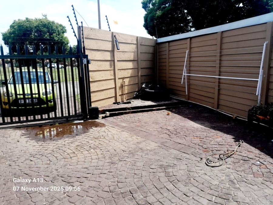 To Let 3 Bedroom Property for Rent in Van Dyk Park Gauteng
