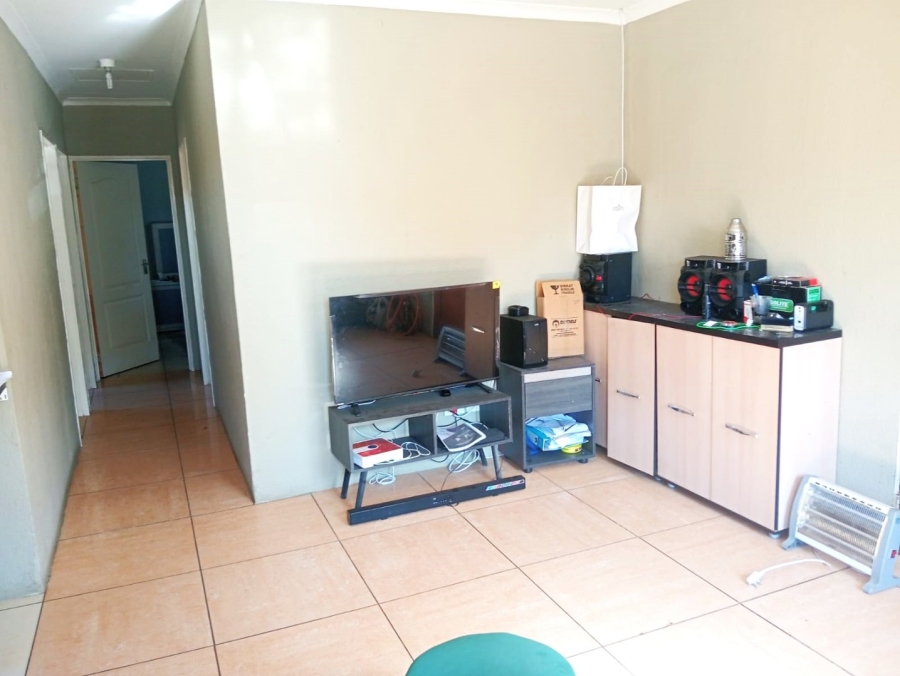 To Let 3 Bedroom Property for Rent in Ormonde Gauteng
