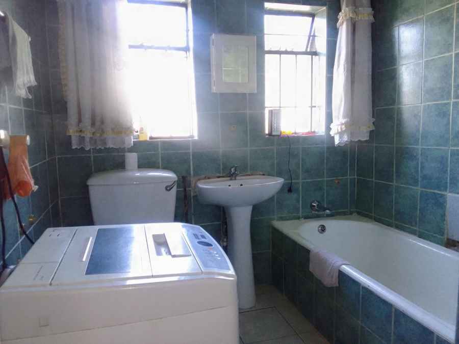 To Let 3 Bedroom Property for Rent in Birch Acres Gauteng