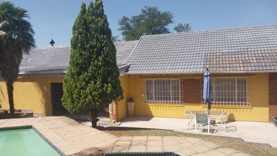 4 Bedroom Property for Sale in Mulbarton Gauteng