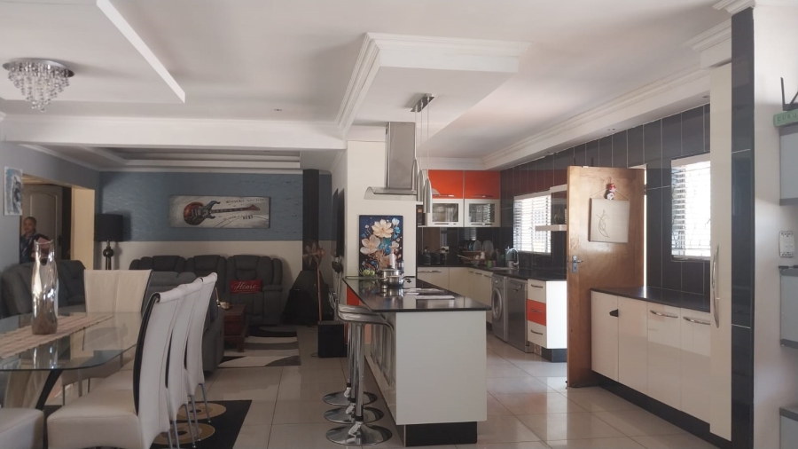 4 Bedroom Property for Sale in Mulbarton Gauteng