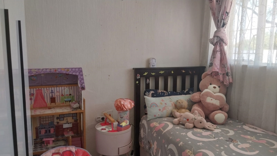 4 Bedroom Property for Sale in Mulbarton Gauteng