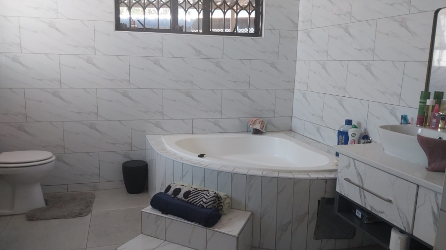 4 Bedroom Property for Sale in Mulbarton Gauteng