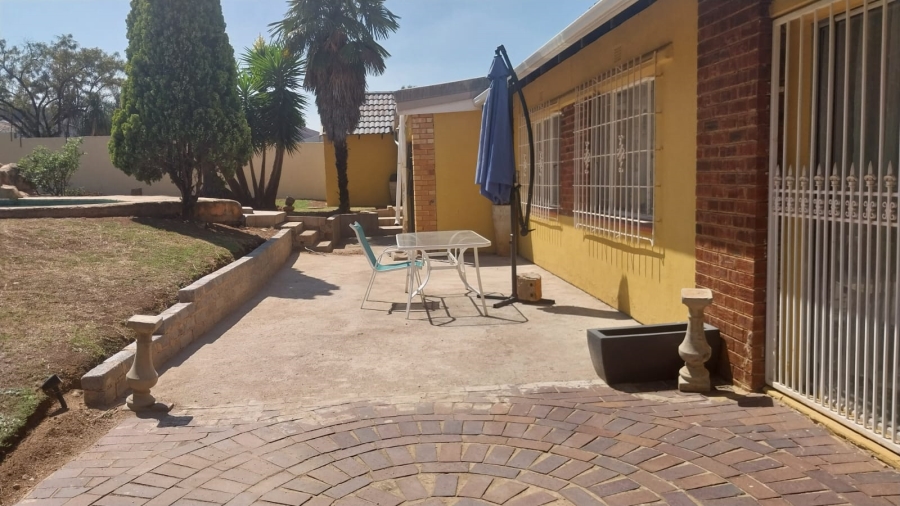 4 Bedroom Property for Sale in Mulbarton Gauteng