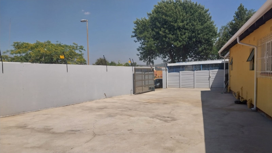 4 Bedroom Property for Sale in Mulbarton Gauteng