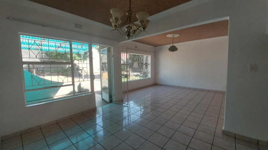 3 Bedroom Property for Sale in Mulbarton Gauteng