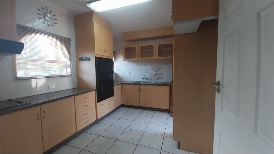3 Bedroom Property for Sale in Mulbarton Gauteng