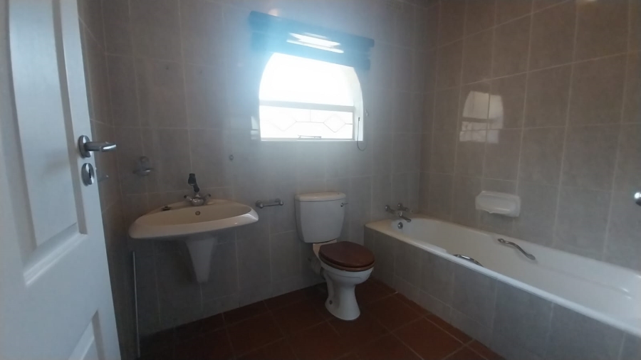 3 Bedroom Property for Sale in Mulbarton Gauteng