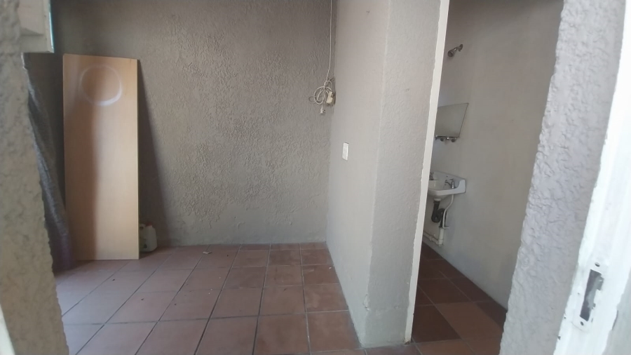 3 Bedroom Property for Sale in Mulbarton Gauteng