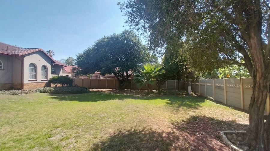 3 Bedroom Property for Sale in Mulbarton Gauteng