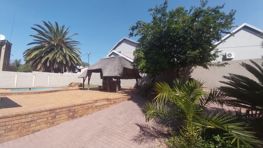 3 Bedroom Property for Sale in Mulbarton Gauteng