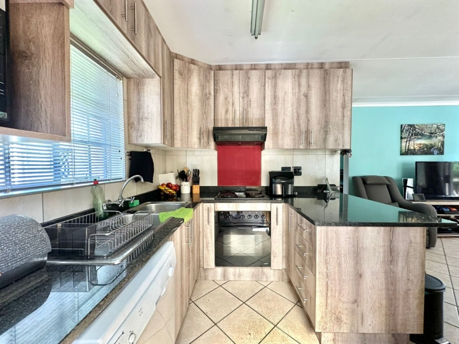 2 Bedroom Property for Sale in Albemarle Gauteng