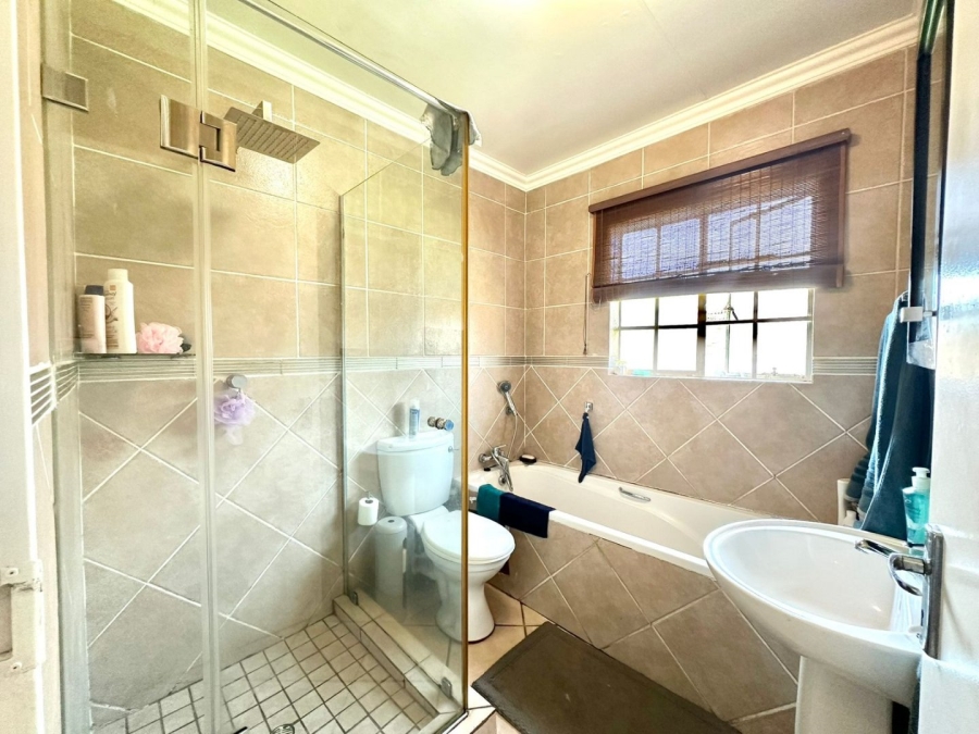 2 Bedroom Property for Sale in Albemarle Gauteng