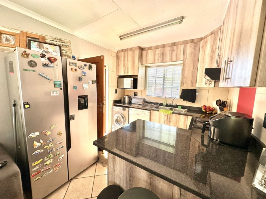 2 Bedroom Property for Sale in Albemarle Gauteng