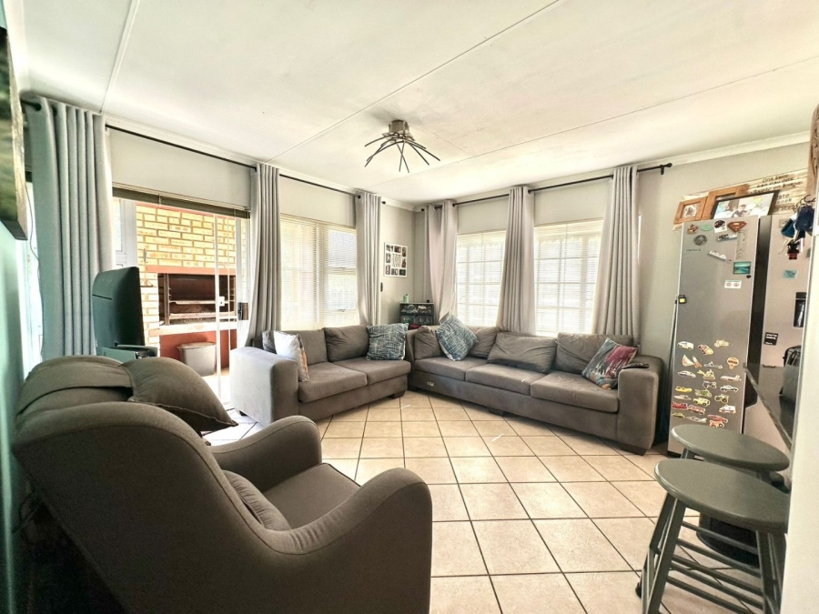 2 Bedroom Property for Sale in Albemarle Gauteng