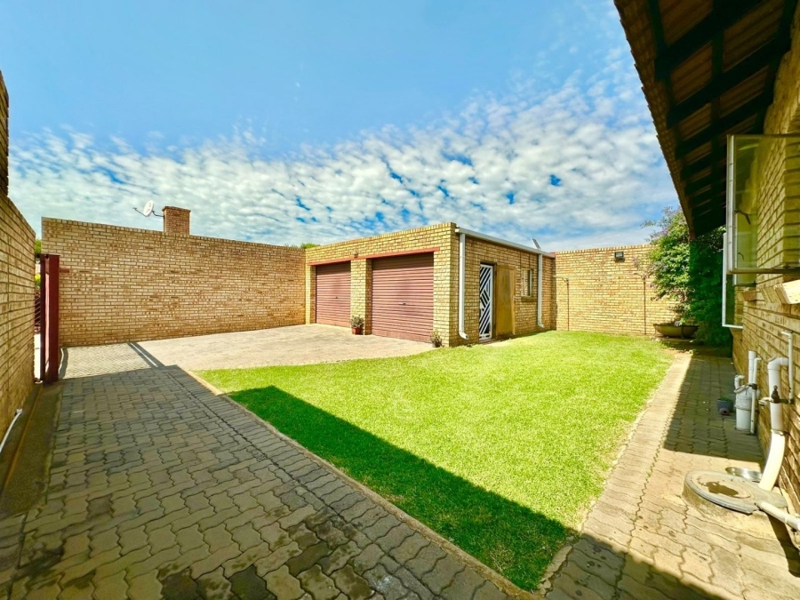 2 Bedroom Property for Sale in Albemarle Gauteng