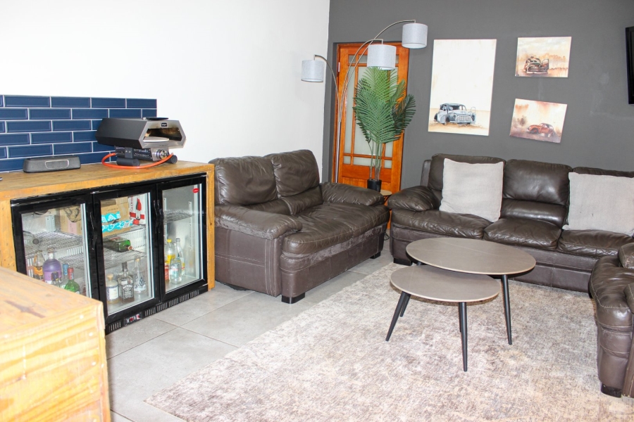 6 Bedroom Property for Sale in Midstream Estate Gauteng