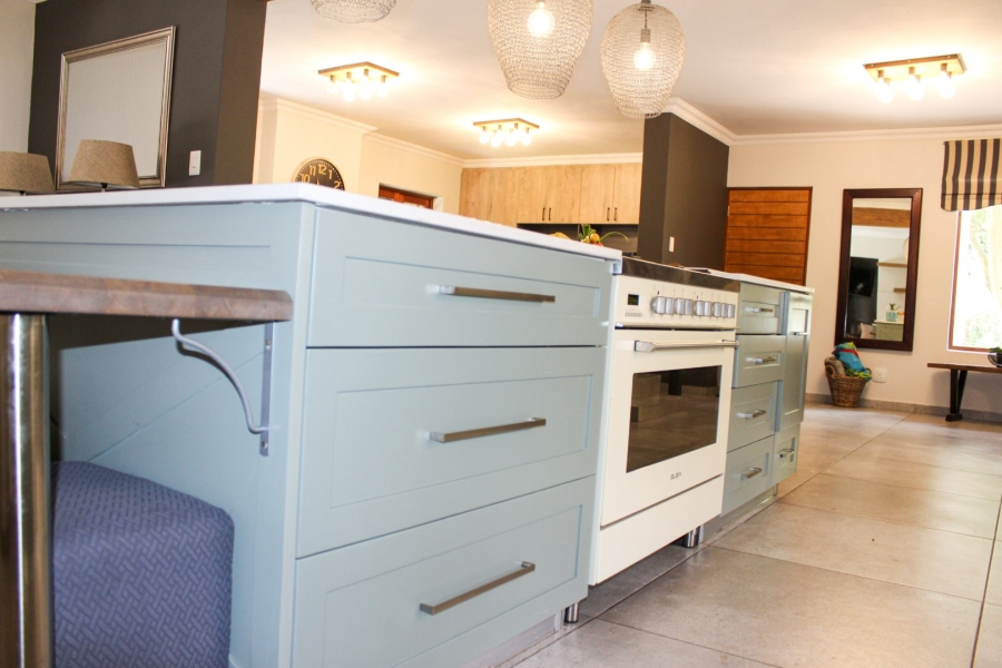 6 Bedroom Property for Sale in Midstream Estate Gauteng